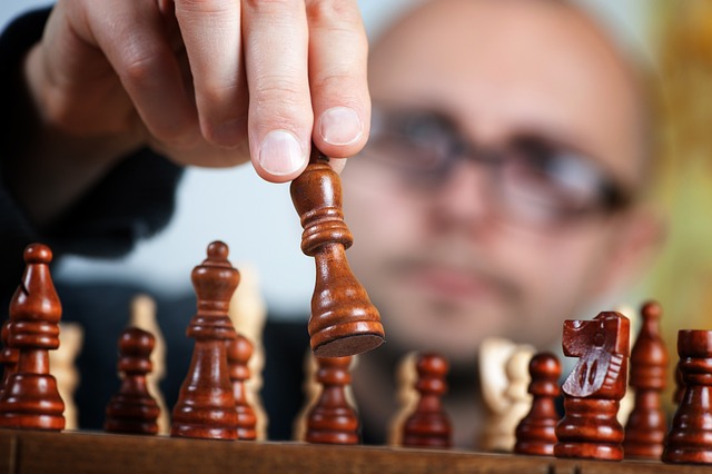 Pawn,Dominating Grunfeld: Tactical Mastery
